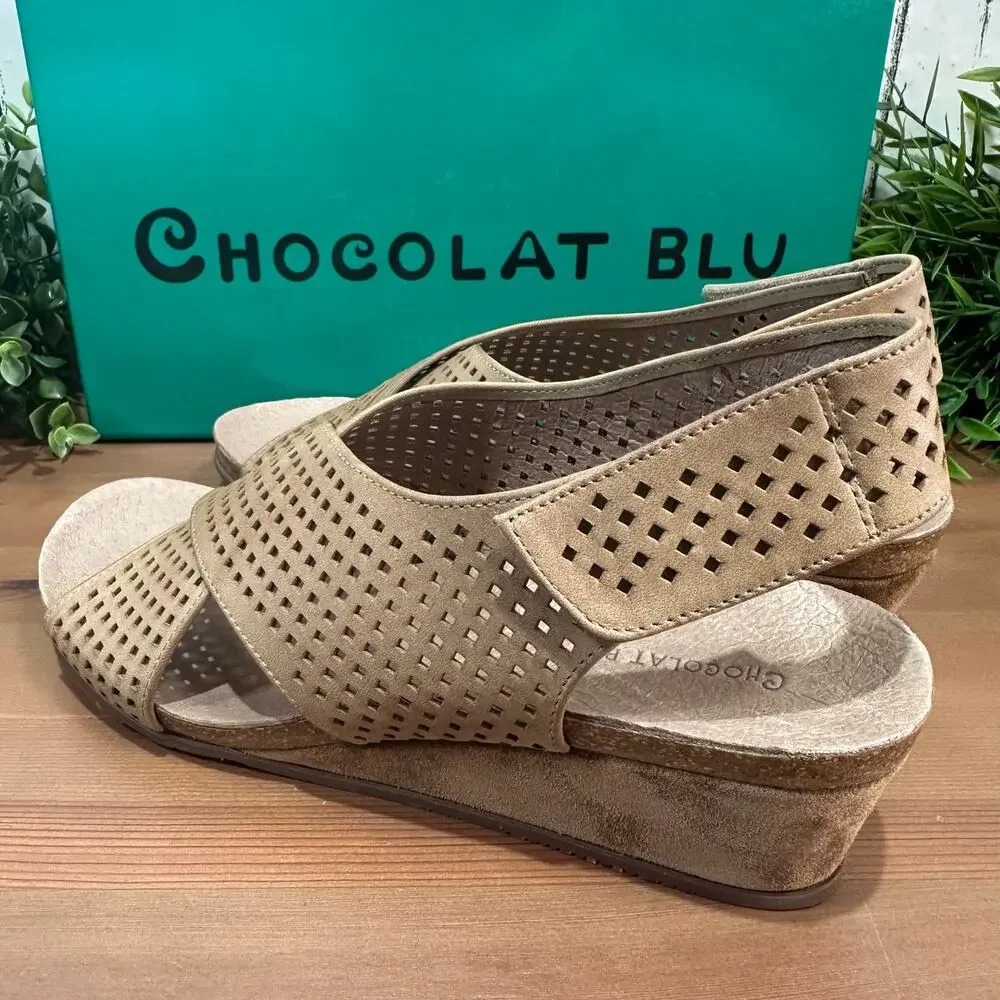 Chocolat Blu Women's‎ Theo Leather Wedge Sandals Size 9